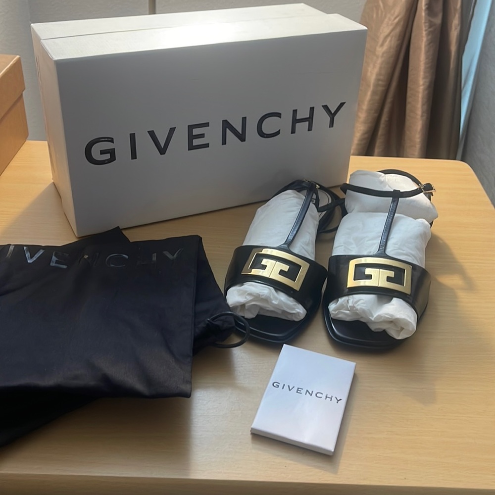 GIVENCHY Mystic Sandal
4G black T-bar sandals
